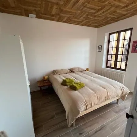 Holiday home La Parenthese En Bord De Seine