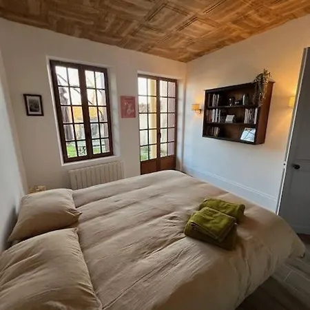 Holiday home La Parenthese En Bord De Seine