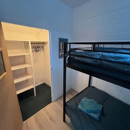 La Parenthese En Bord De Seine *