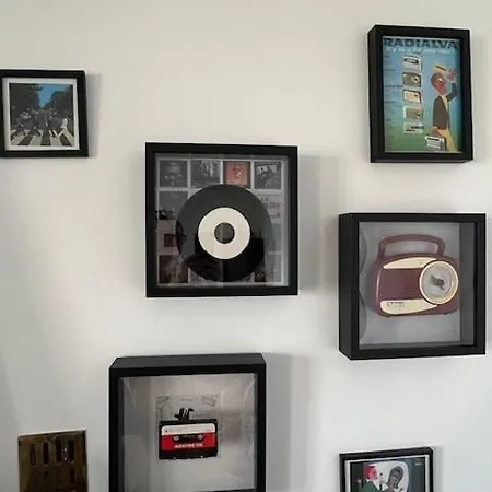 La Parenthese En Bord De Seine